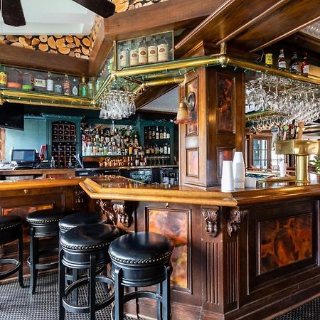 Saddleback Inn at Lake Arrowhead Bagian luar foto
