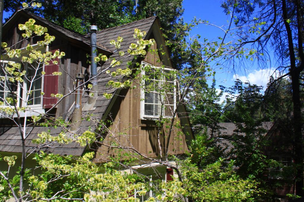 Saddleback Inn at Lake Arrowhead Bagian luar foto