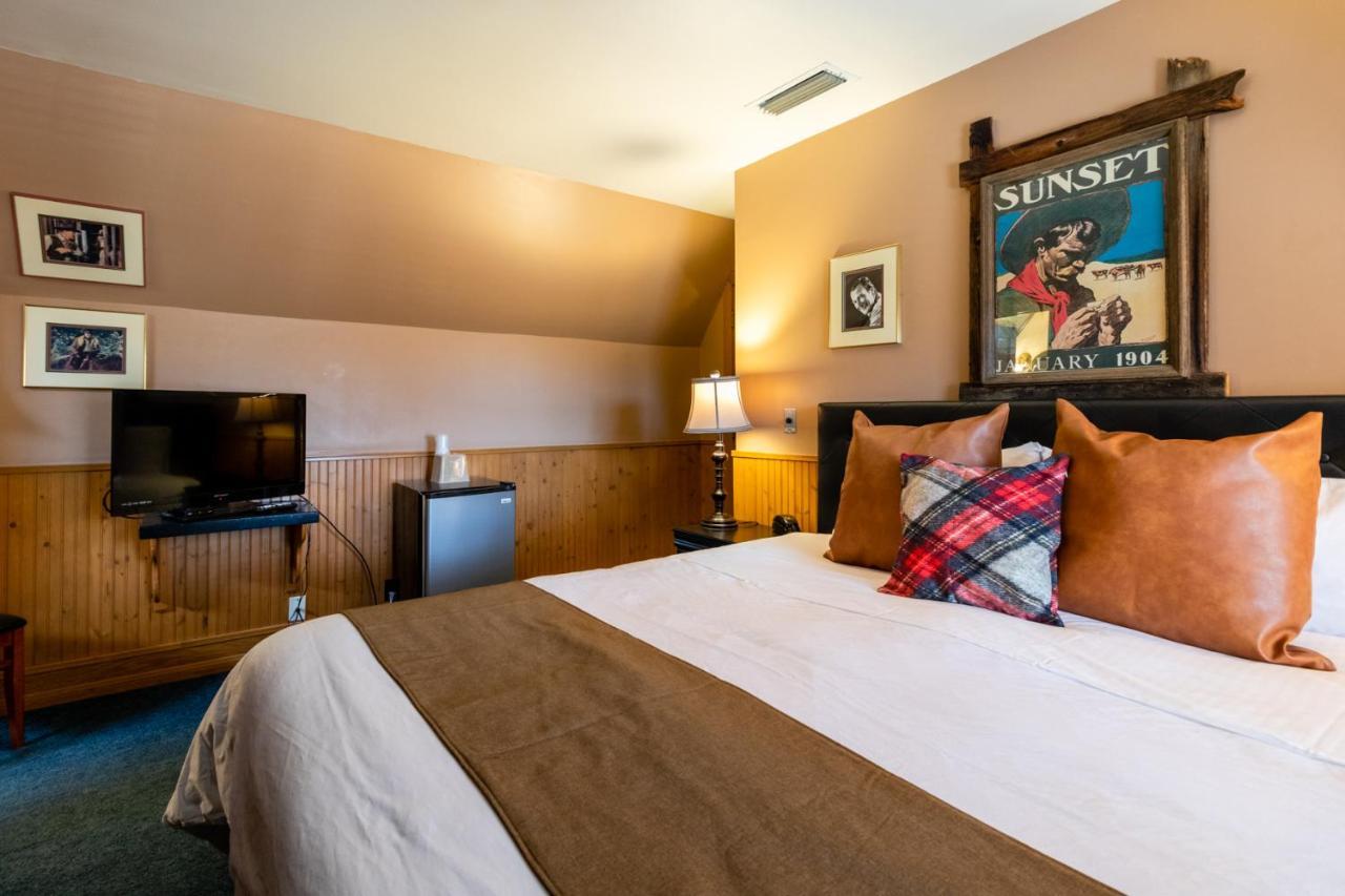 Saddleback Inn at Lake Arrowhead Bagian luar foto