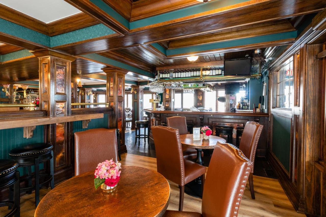 Saddleback Inn at Lake Arrowhead Bagian luar foto