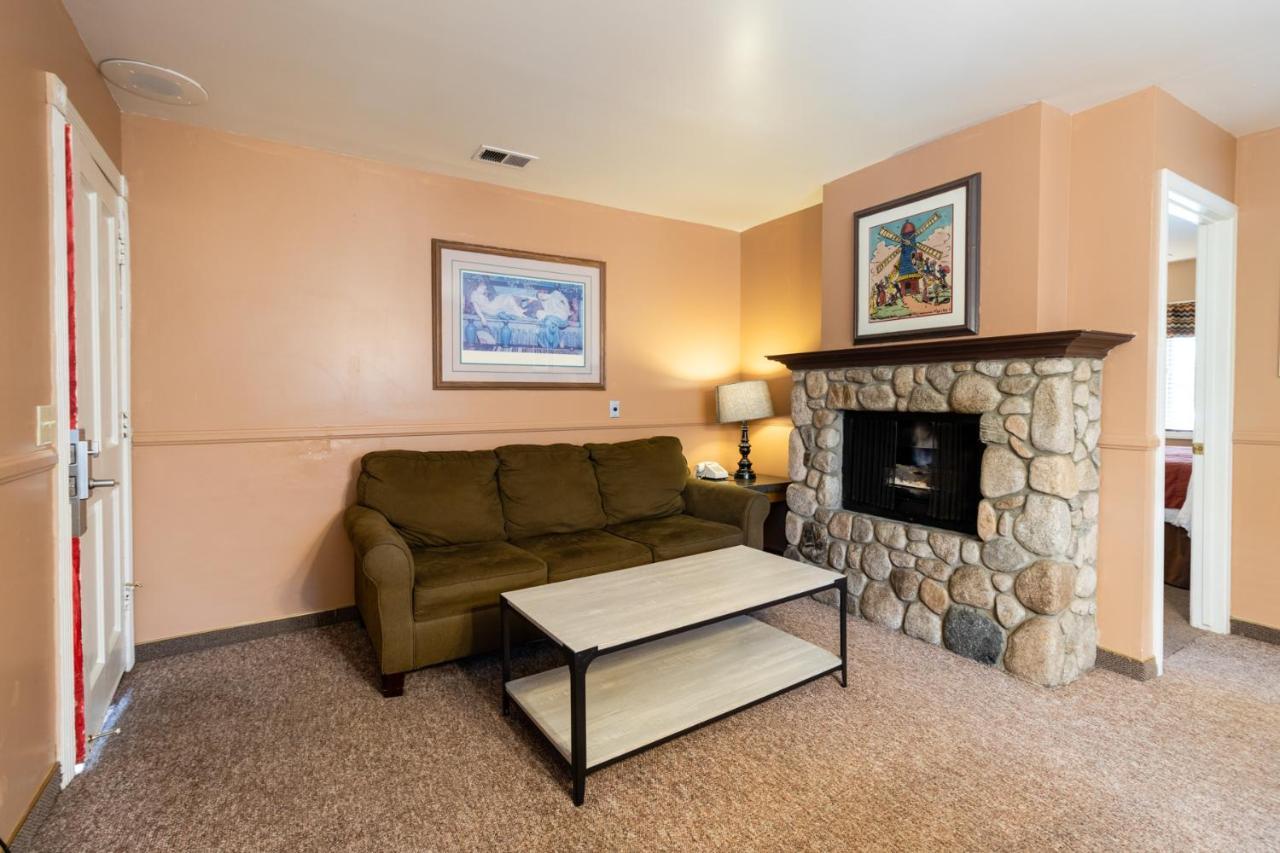 Saddleback Inn at Lake Arrowhead Bagian luar foto