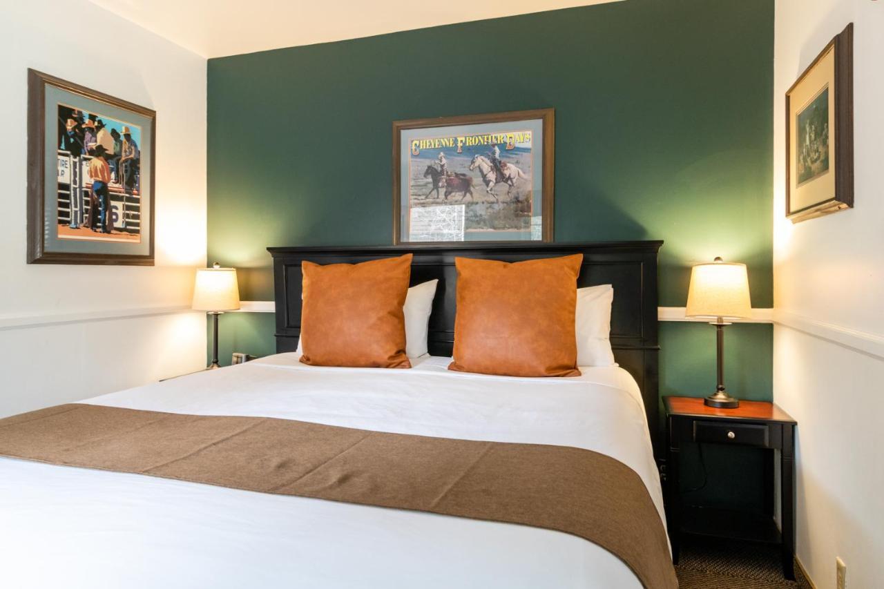 Saddleback Inn at Lake Arrowhead Bagian luar foto