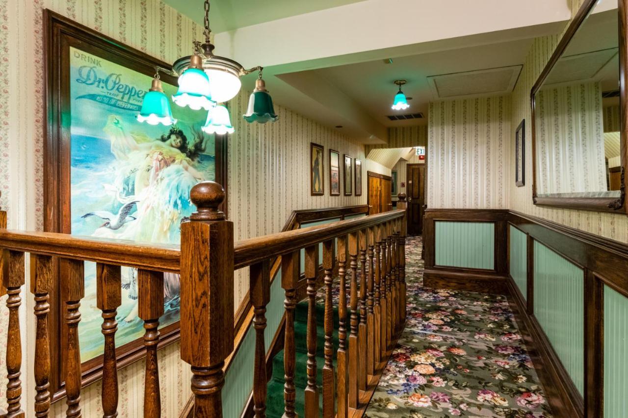 Saddleback Inn at Lake Arrowhead Bagian luar foto