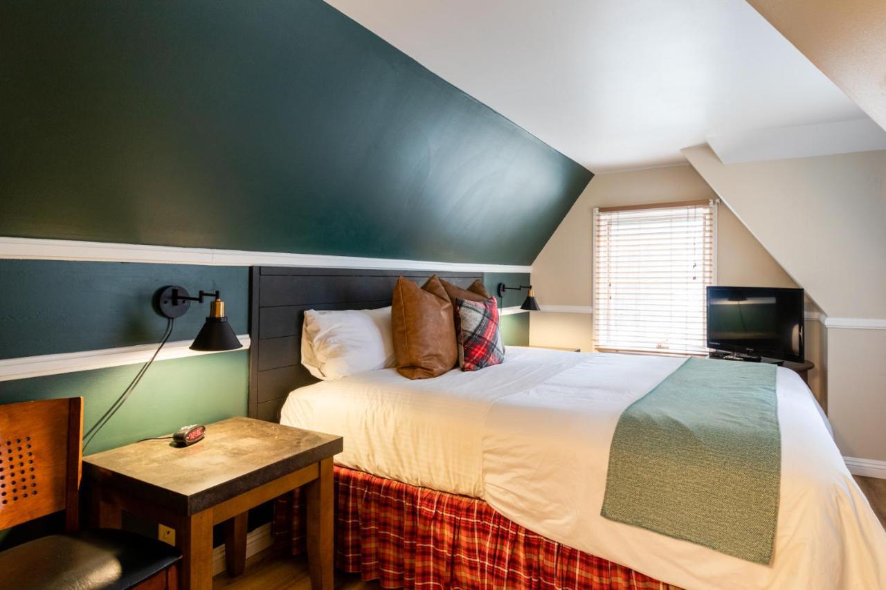 Saddleback Inn at Lake Arrowhead Bagian luar foto