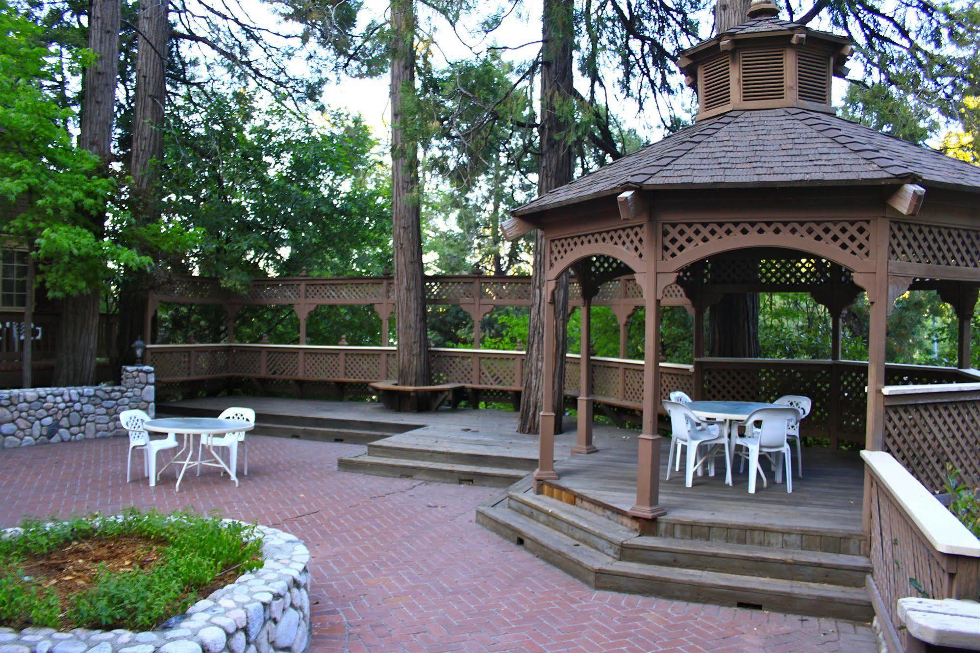 Saddleback Inn at Lake Arrowhead Bagian luar foto