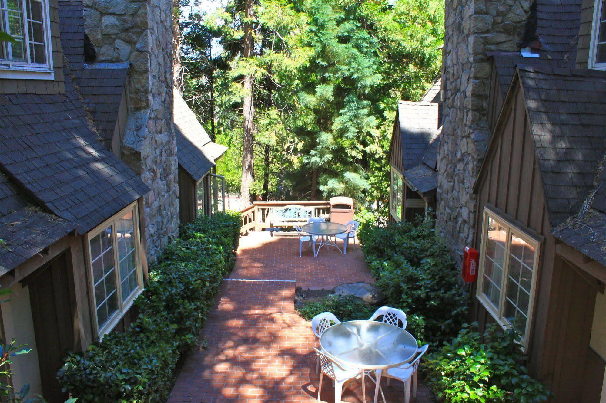 Saddleback Inn at Lake Arrowhead Bagian luar foto
