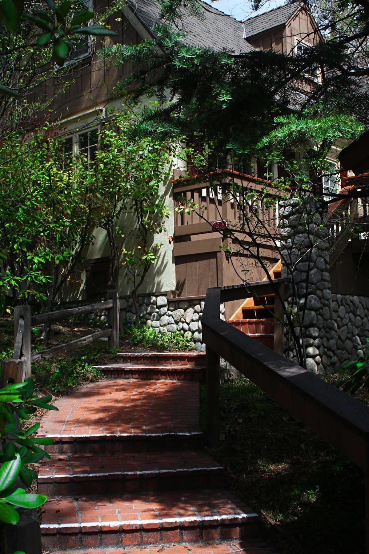 Saddleback Inn at Lake Arrowhead Bagian luar foto