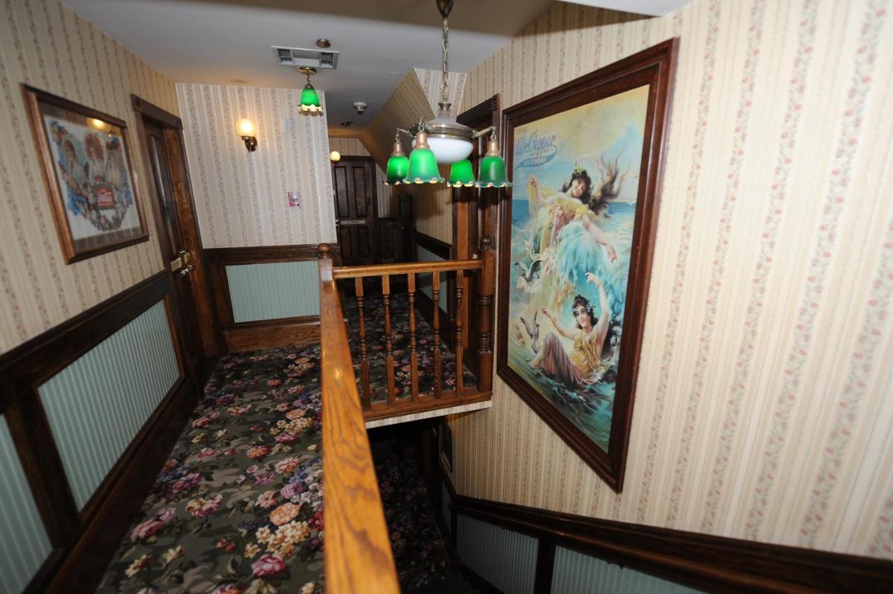 Saddleback Inn at Lake Arrowhead Bagian luar foto